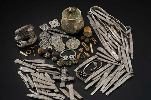 Tiết lộ sốc về lai lịch kho báu khủng thời Viking