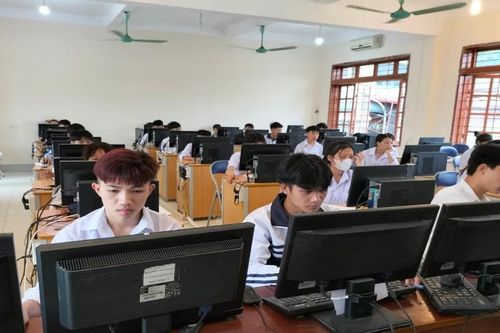 PISA 2025 cung cấp cả chế độ đánh giá trực tuyến và ngoại tuyến