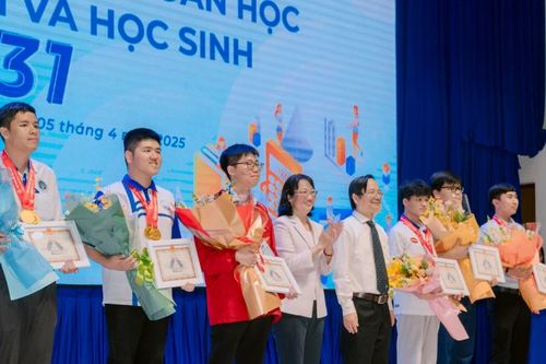 6 thí sinh xuất sắc nhất tại Olympic Toán học Sinh viên – Học sinh toàn quốc