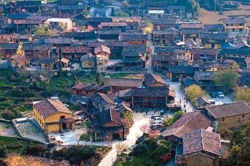 Làng cổ tích dưới chân cột cờ Lũng Cú