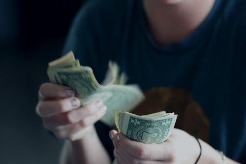 Những quốc gia ít dùng tiền mặt nhất thế giới