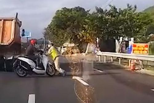 Khánh Hòa: Khởi tố đối tượng trong clip tông CSGT rồi bỏ chạy