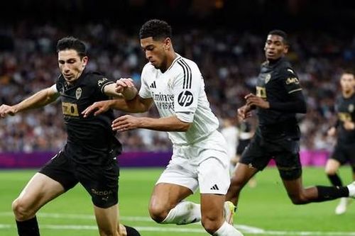 Real Madrid gây sốc, thua đối thủ đua trụ hạng ngay trên sân nhà