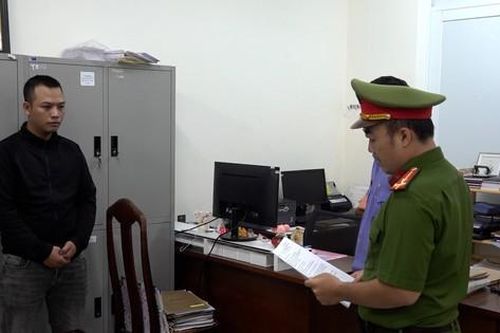 Khởi tố tài xế hất văng CSGT rồi bỏ chạy