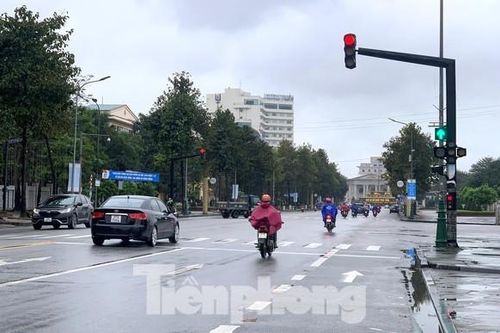 7 tỷ đồng sửa 10 cụm đèn tín hiệu 'chập chờn' ở thành phố Vinh