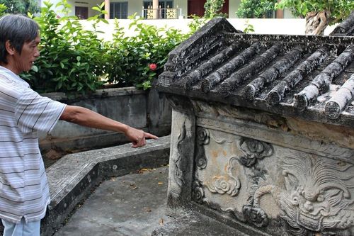 Giai thoại ngôi mộ hơn 200 tuổi, ai đi ngang cũng cúi chào ở Long An