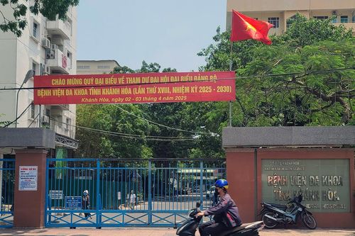 Xác minh thông tin 'tranh nhau chở bệnh nhân từ bệnh viện về quê'