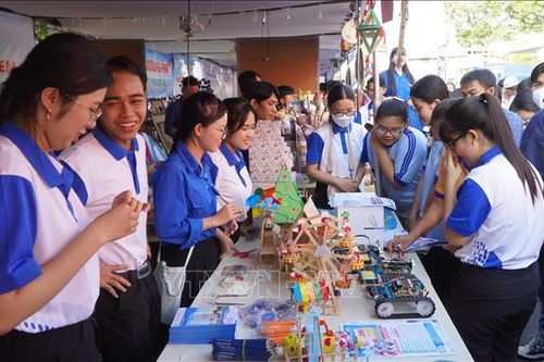 Khoảng 4.000 học sinh, giáo viên tham gia Ngày hội giáo dục STEM tại Đồng Tháp