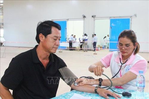 Chung tay chăm lo sức khỏe, đời sống cho người lao động ở Đông Bắc Campuchia