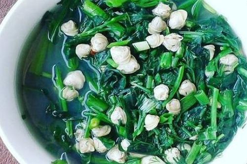 3 loại rau dễ 'ngậm thuốc trừ sâu' nhất chợ, nhất là cái số 1