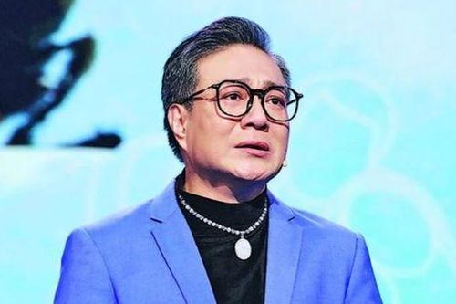 Diễn viên 'Thần điêu đại hiệp' bức xúc vì tiền lương thua nhân viên rửa bát