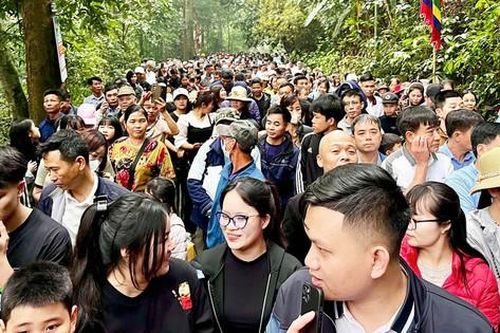 Hàng triệu người hành hương về Đền Hùng trước ngày Giỗ Tổ