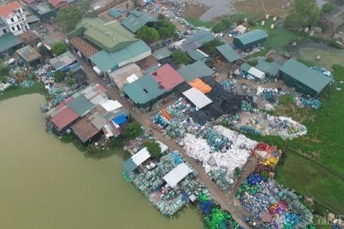 Hà Nội: Nghẹt thở vì ô nhiễm tại 'làng phế liệu'