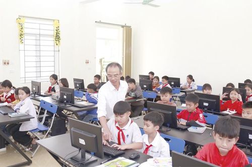 Nền tảng 'Bình dân học vụ số' - hành trình khai mở tri thức số