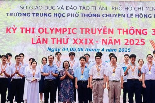 Trường THPT Chi Lăng và Trường Tiểu học, THCS và THPT Sao Việt đạt 49 huy chương tại Olympic truyền thống 30-4