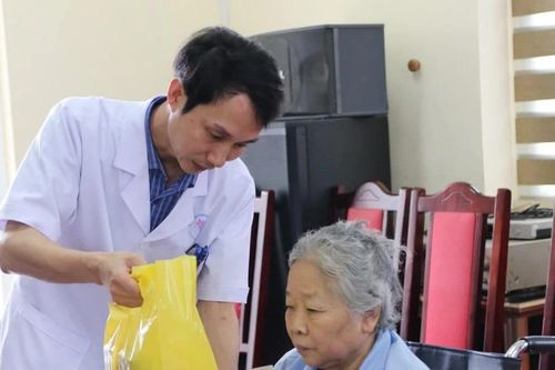Nhiều hoạt động trợ giúp y tế, chăm sóc sức khỏe người cao tuổi