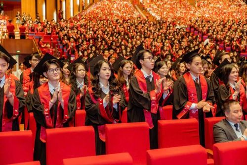 Gần 80% sinh viên Trường ĐH Ngoại thương tốt nghiệp đợt I năm 2025 đạt loại giỏi và xuất sắc