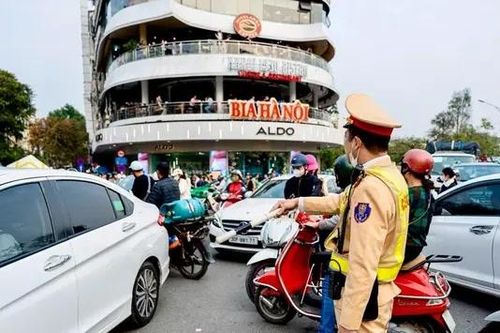 Thí điểm điều chỉnh giao thông Quảng trường Đông Kinh Nghĩa Thục