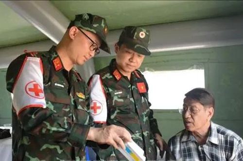 Lính quân y - những người xoa dịu nỗi đau sau thảm họa