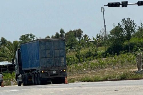 Một cô giáo tử vong thương tâm dưới bánh xe container khi vừa dạy xong và trên đường về nhà