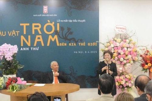 'Báu vật trời Nam - bên kia thế giới' - tiểu thuyết nối kết cội nguồn