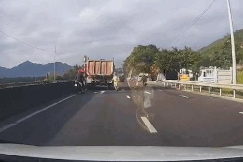 'Thông chốt' lao xe vào CSGT, nam thanh niên bị khởi tố