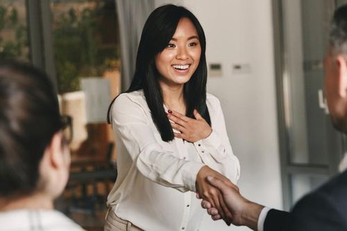 Muốn từ chối cuộc hẹn, người EQ thấp nói 'Tôi bận, không đi được', người EQ cao có cách trả lời riêng cực khôn ngoan, khéo léo