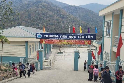 Lập đoàn xác minh vụ học sinh lớp 4 ngã rách 'vùng kín'