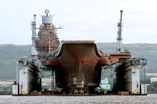 Nga không bỏ cuộc bất chấp tàu sân bay Đô đốc Kuznetsov vẫn là 'cơn đau đầu' lớn