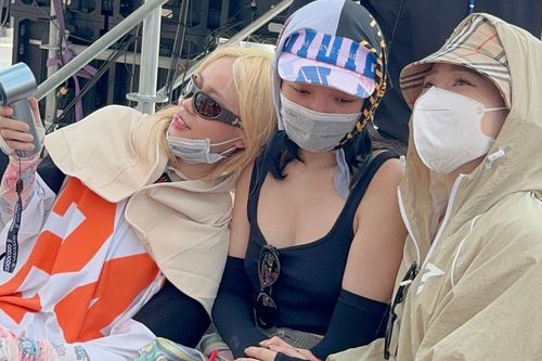 Xuân Nghi, Tóc Tiên đội nắng tập concert Chị đẹp
