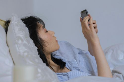'Thả tim' bài đăng cũng là dấu hiệu ngoại tình