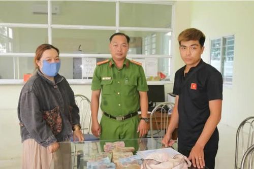 Đồng Tháp: 119 triệu đồng được trao trả cho khách bỏ quên