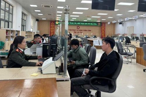 Nâng cao chất lượng phục vụ người dân tại các trung tâm hành chính công