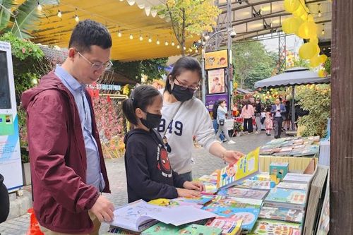 Xây dựng nền tảng pháp lý để hỗ trợ văn học phát triển
