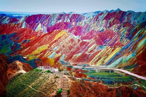 Giải mã chấn động về địa chất đặc biệt của Núi cầu vồng