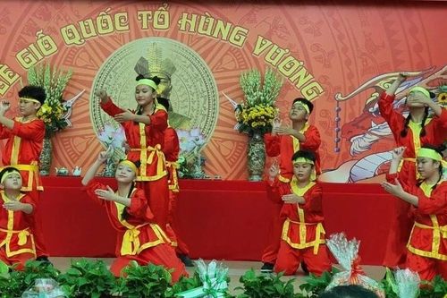 Lịch sử trong dòng chảy hiện tại