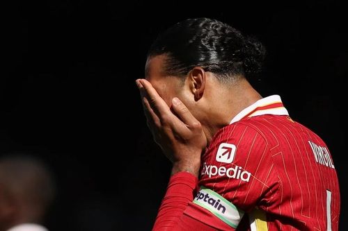 Chùm ảnh: Liverpool đứt mạch 26 trận bất bại ở Ngoại hạng Anh
