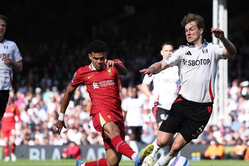 Liverpool gục ngã trước Fulham, Tottenham tiễn Southampton xuống hạng