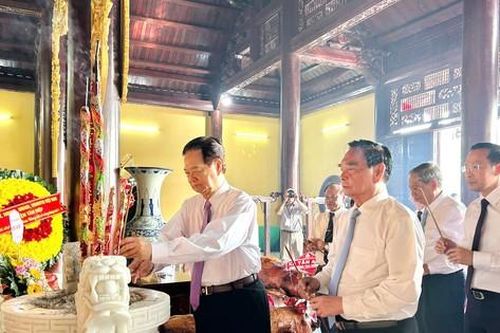 Người dân cả nước hướng về Giỗ Tổ Hùng Vương