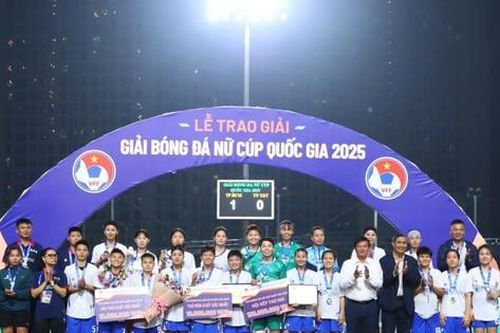 Giành ngôi á quân, CLB Nữ Thái Nguyên T&T được thưởng nóng nửa tỷ đồng