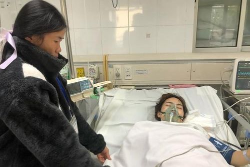 Hai vợ chồng bị tai nạn được bạn đọc giúp đỡ hơn 44 triệu