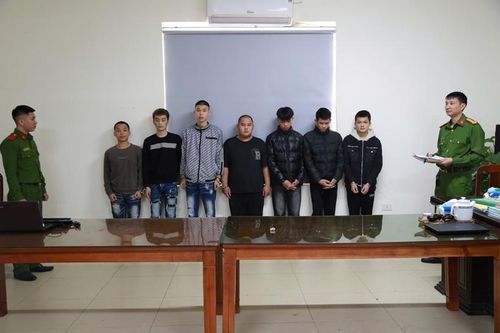 Phê chuẩn khởi tố nhóm đối tượng dùng hung khí đánh người trên đường phố