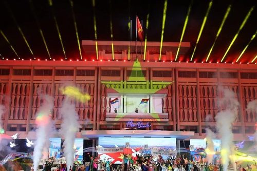 'Bản trường ca hòa bình' tri ân công lao to lớn của các thế hệ cha anh
