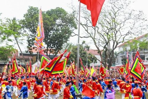 Độc đáo lễ hội trò diễn tái hiện tài đánh trận giúp Lý Nam Đế lập nước