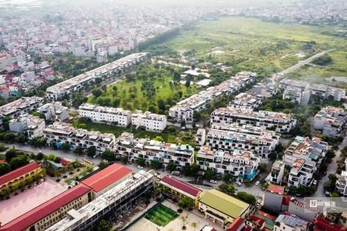 Doanh nghiệp bất động sản 2025: Kẻ tăng tốc, người 'siết tay phanh'