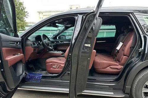 Mazda CX-8 giảm giá sốc đầu tháng 4/2025, sẵn sàng 'đè bẹp' Hyundai Santa Fe, Ford Everest