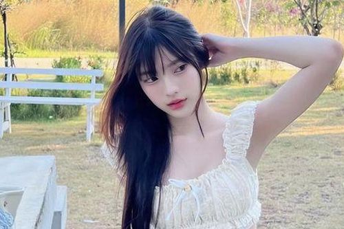 Vẻ đẹp nóng bỏng của bạn gái em trai Supachok
