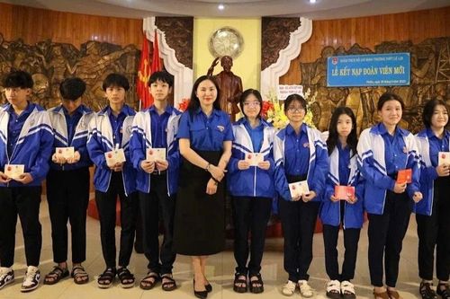 Ý nghĩa lễ kết nạp đoàn viên mới tại 'địa chỉ đỏ'