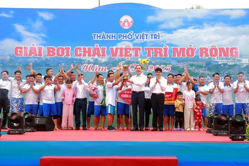 Sôi nổi Giải bơi chải Việt Trì mở rộng năm 2025