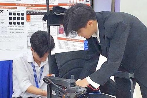 Chạm tay đến ước mơ bằng khoa học và lòng nhân ái